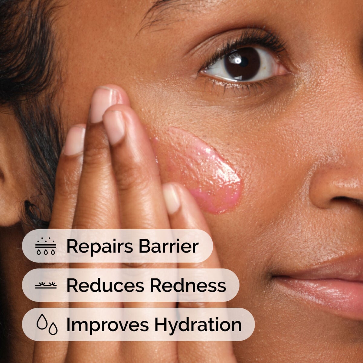 soothing-and-barrier-support-serum-set-l1 ord-soothing-barrier-support-serum-model-application-with-benefits.jpg